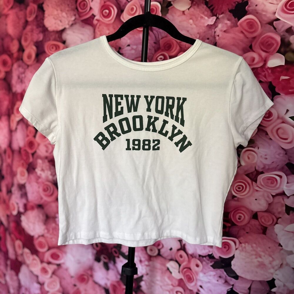 Orange Kiss NY Brooklyn 1982 Crop Top Large White Graphic Tee Juniors Womens
